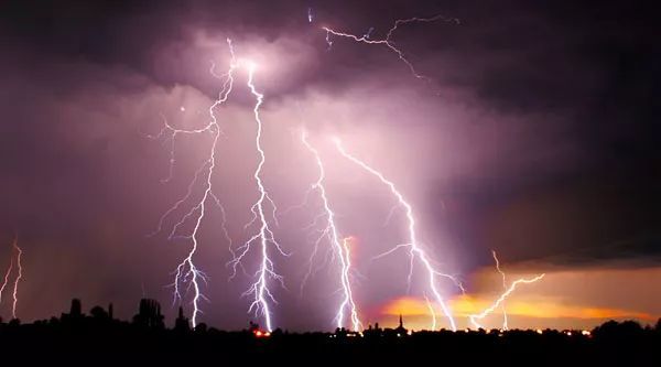 爆雷预警，行业巨变与应对策略揭秘